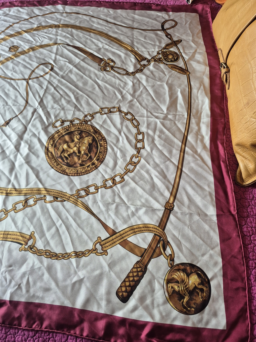 Pierre Baccara White & Burgundy Gold Horse Pattern 100$Silk Scarf Lyon Paris - Picture 4 of 13